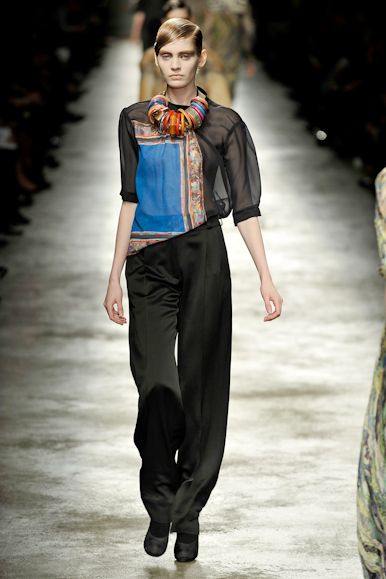 desfiles-driesvannoten-parisinverno2008rtw-145