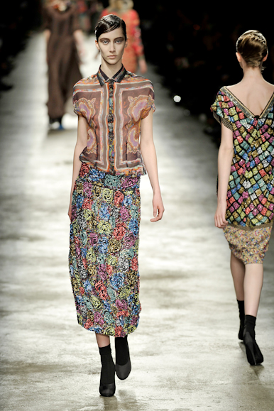 desfiles-driesvannoten-parisinverno2008rtw-150