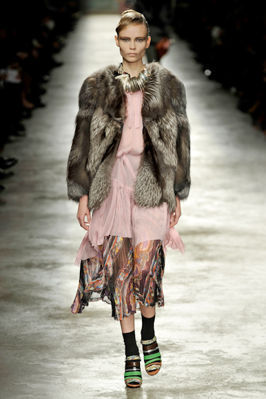 desfiles-driesvannoten-parisinverno2008rtw-158