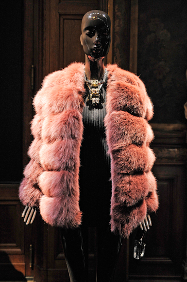 desfiles-loewe-parisinverno2008rtw-102