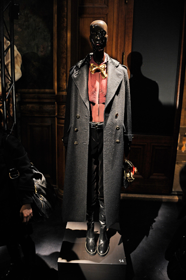 desfiles-loewe-parisinverno2008rtw-104