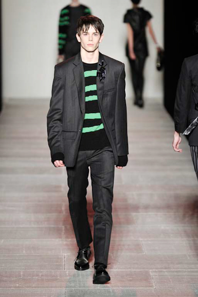 desfiles-marcbymarc-nyinverno2008rtw-112
