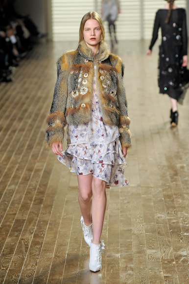 desfiles-chloe-parisinverno2008rtw-115