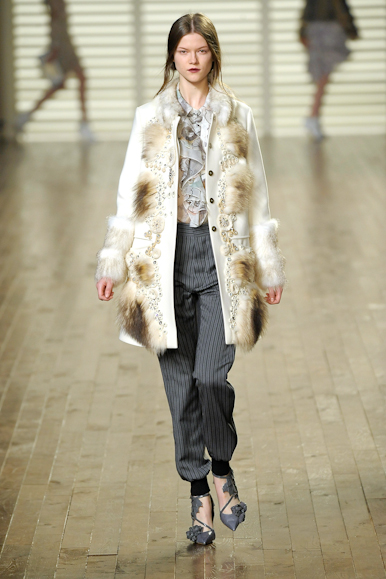 desfiles-chloe-parisinverno2008rtw-117