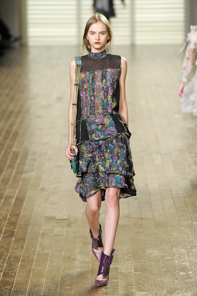 desfiles-chloe-parisinverno2008rtw-119
