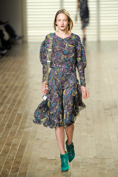 desfiles-chloe-parisinverno2008rtw-122
