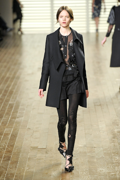 desfiles-chloe-parisinverno2008rtw-125