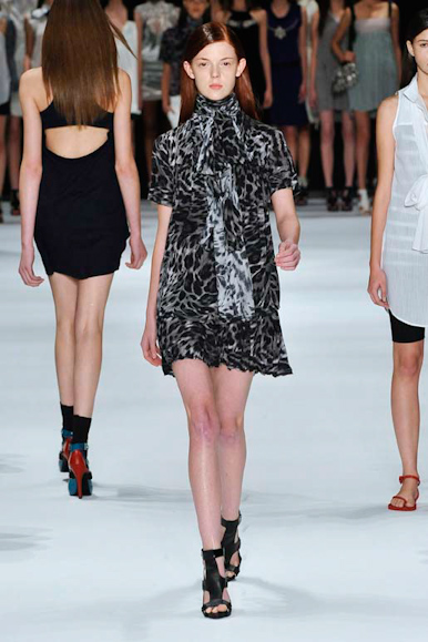desfile-carlotajoakina-sp-verao2009rtw-111