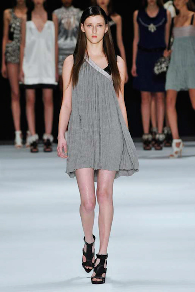 desfile-carlotajoakina-sp-verao2009rtw-117