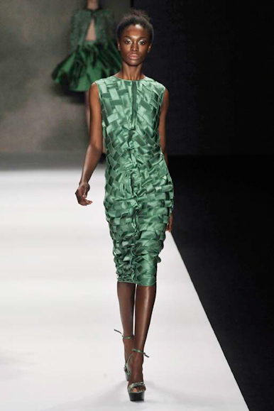 desfile-fausehaten-spfwverao2009rtw-111