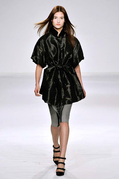 desfile-gloriacoelho-spfwverao2009rtw-103