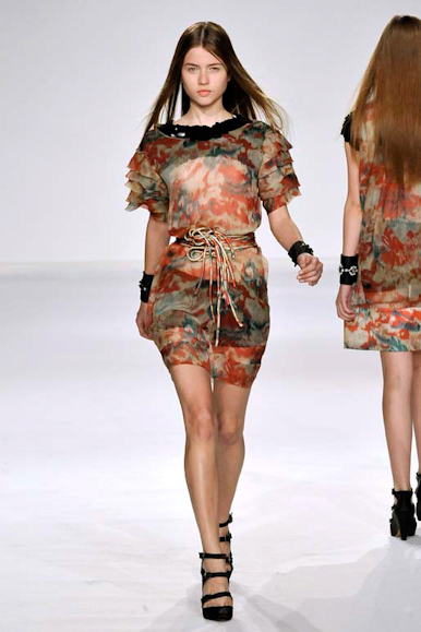 desfile-gloriacoelho-spfwverao2009rtw-116