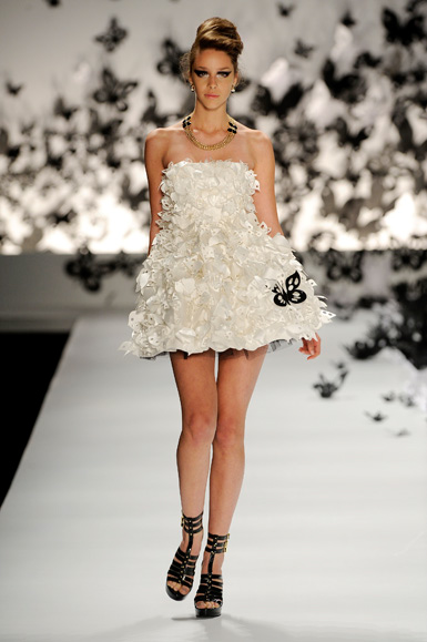 desfile-triton-spfwverao2009rtw-100