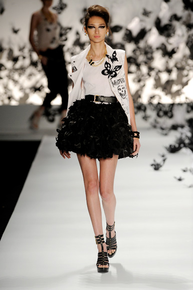 desfile-triton-spfwverao2009rtw-101