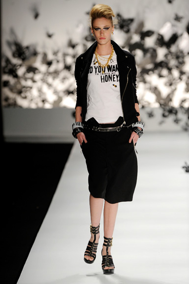 desfile-triton-spfwverao2009rtw-103