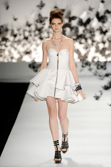 desfile-triton-spfwverao2009rtw-115