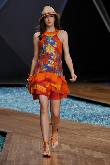 desfile-cantao-rioverao2009rtw-116