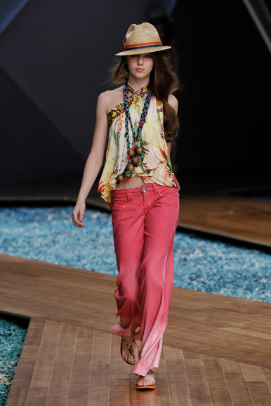desfile-cantao-rioverao2009rtw-121