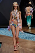 desfile-cantao-rioverao2009rtw-128
