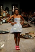 desfile-ctufvesson-rioverao2009rtw-106