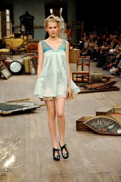 desfile-ctufvesson-rioverao2009rtw-108