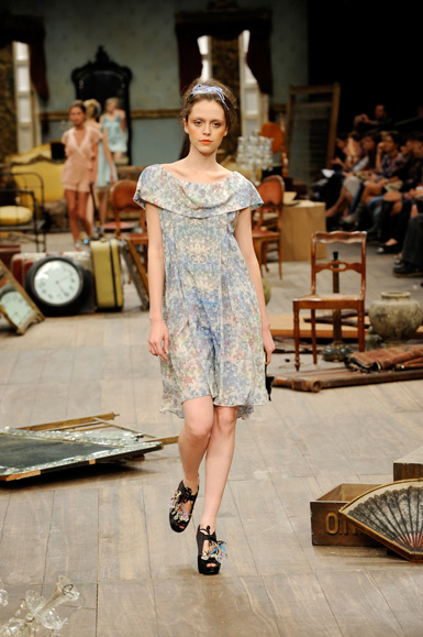desfile-ctufvesson-rioverao2009rtw-109