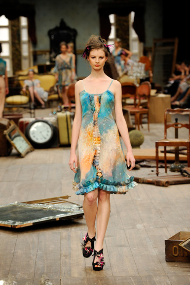desfile-ctufvesson-rioverao2009rtw-114