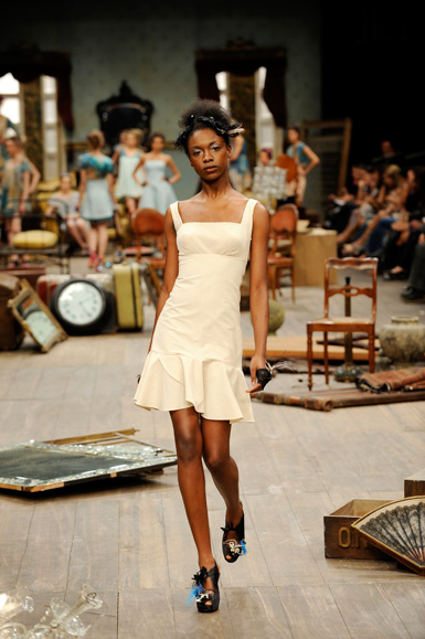 desfile-ctufvesson-rioverao2009rtw-119