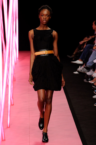 desfile-coven-rioverao2009rtw-116