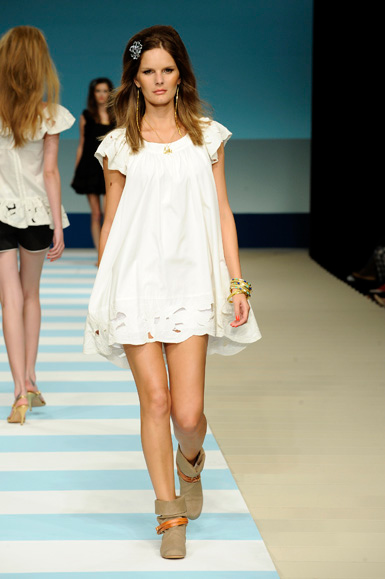desfile-jjabour-rioverao2009rtw-103