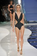 desfile-lenny-rioverao2009rtw-107