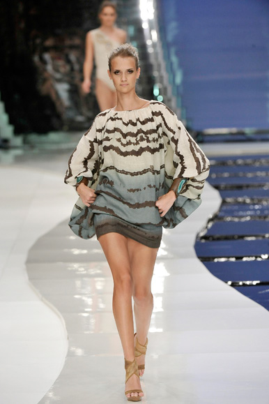 desfile-lenny-rioverao2009rtw-114