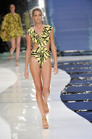 desfile-lenny-rioverao2009rtw-141