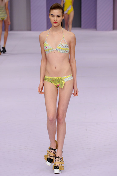desfile-lbonadimam-rioverao2009rtw-112