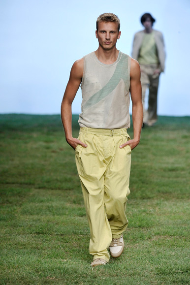 desfile-redley-rioverao2009rtw-112