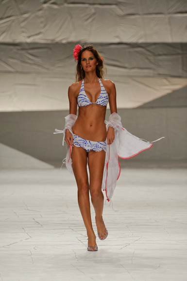 desfile-salinas-rioverao2009rtw-113