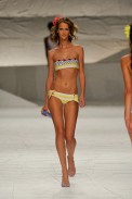 desfile-salinas-rioverao2009rtw-121