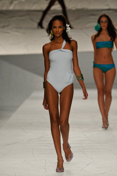 desfile-salinas-rioverao2009rtw-127