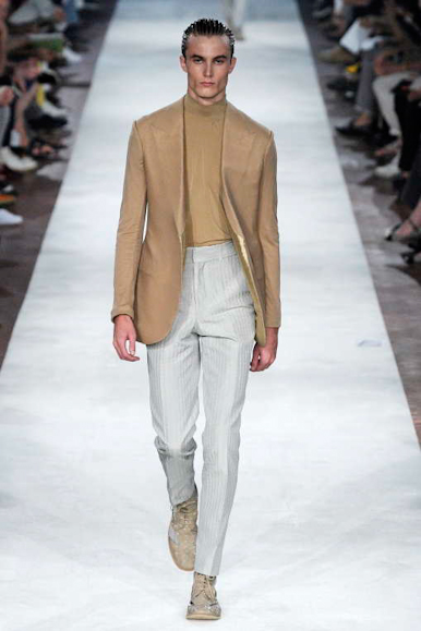 desfiles-almcqueen-milaoinverno2009menrtw-100
