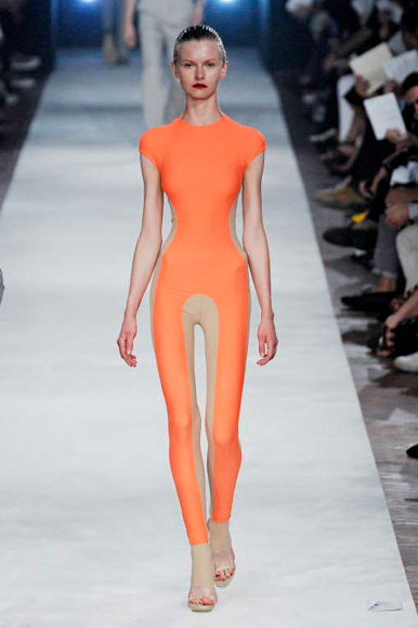 desfiles-almcqueen-milaoinverno2009menrtw-106
