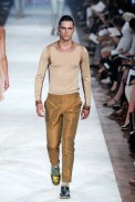 desfiles-almcqueen-milaoinverno2009menrtw-109