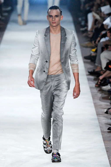 desfiles-almcqueen-milaoinverno2009menrtw-117