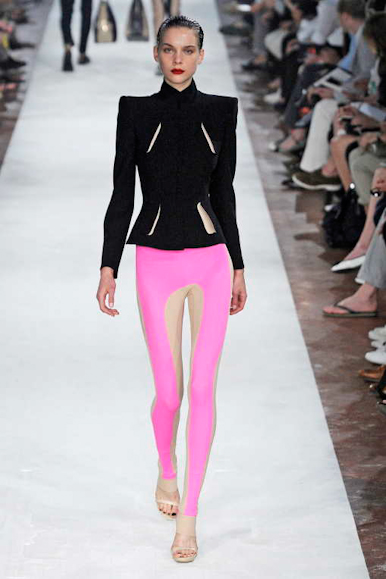 desfiles-almcqueen-milaoinverno2009menrtw-134