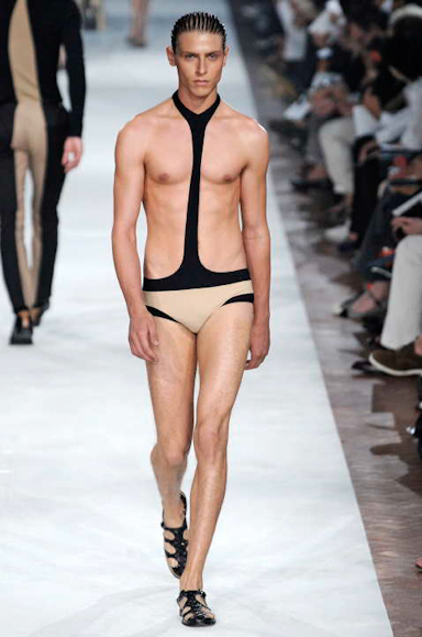 desfiles-almcqueen-milaoinverno2009menrtw-137
