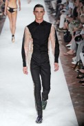 desfiles-almcqueen-milaoinverno2009menrtw-139