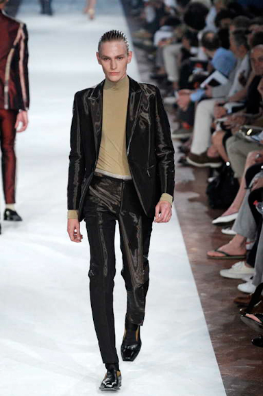 desfiles-almcqueen-milaoinverno2009menrtw-144