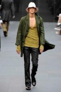 desfiles-burberry-milaoverao2009menrtw-104
