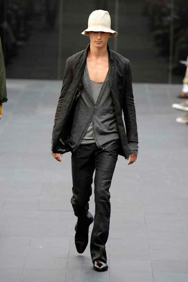desfiles-burberry-milaoverao2009menrtw-105