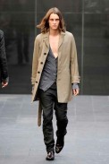 desfiles-burberry-milaoverao2009menrtw-107