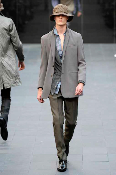 desfiles-burberry-milaoverao2009menrtw-123